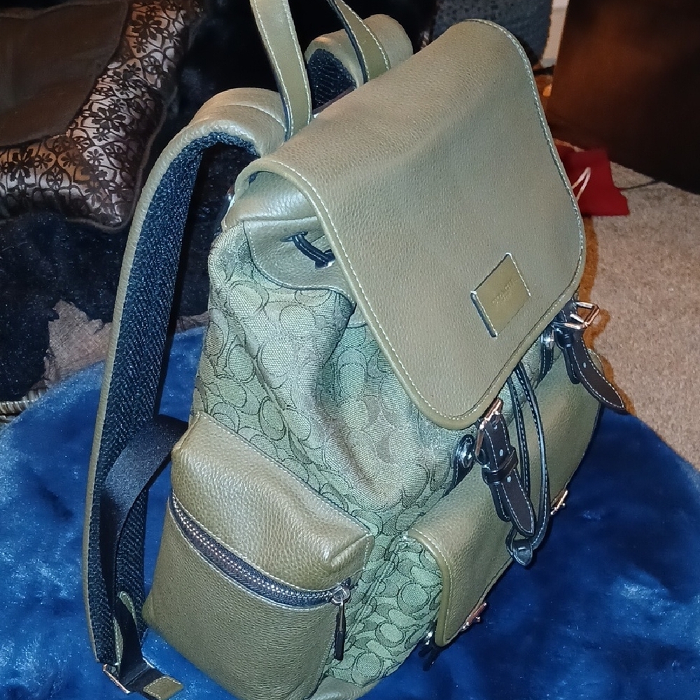 Coach Khaki Green Signature Backpack - Picture 3 of 5
